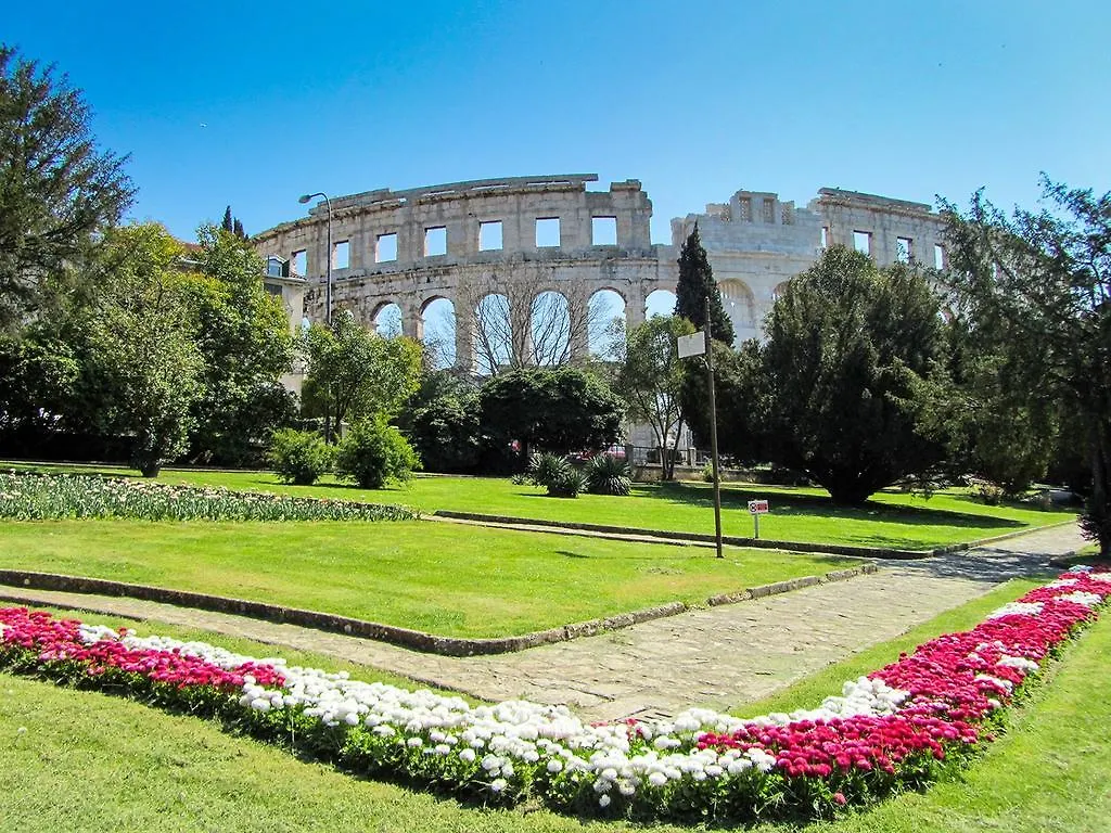 Apartment Pula 2 0*,  Croazia